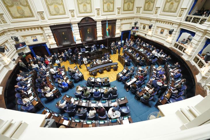 Recinto de la Legislatura de la Provincia de Buenos Aires durante una sesión
