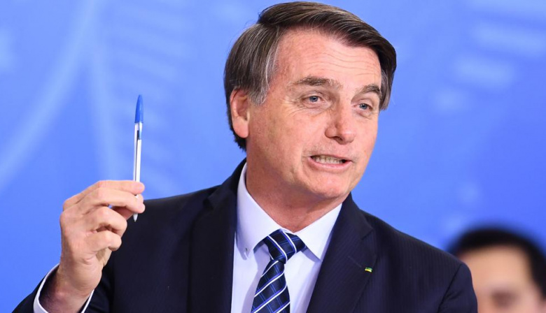 Insolito: Jair Bolsonaro no utilizara mas lapiceras BIC por ser francesas