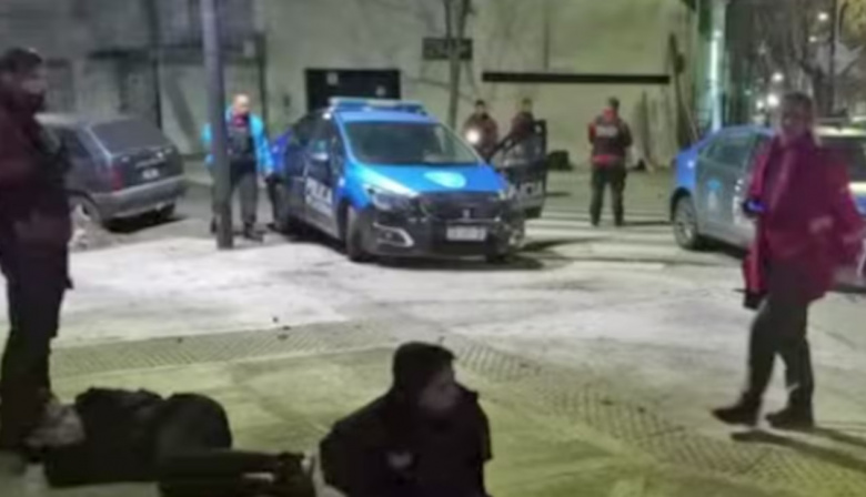Robo y muerte en La Paternal: intentaron escapar de la Policía y chocaron con dos patrulleros: un delincuente terminó muerto