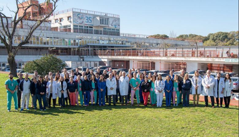 Un equipo de casi 100 profesionales y técnicos realizó tres trasplantes simultáneos en el Garrahan