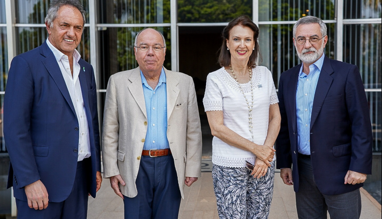 Mondino afirmó que "la voluntad" en LLA es que Scioli "siga" a cargo de la Embajada en Brasil