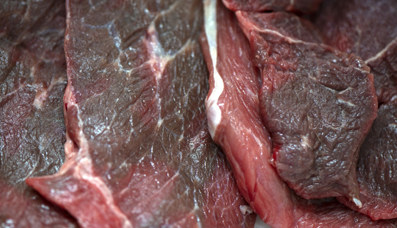 En Córdoba hay unas 50 personas intoxicadas por consumir “carne podrida” lavada con lavandina