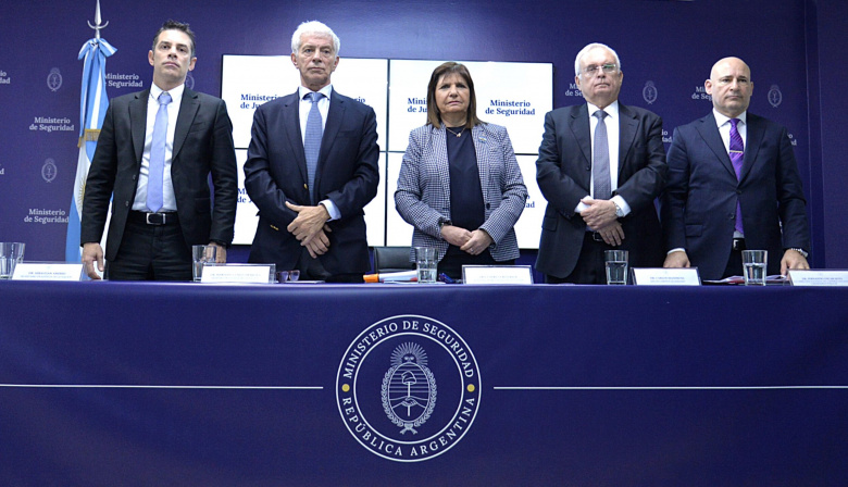 Bullrich y Cúneo Libarona presentaron el proyecto de Ley Penal Juvenil: "venimos a cumplir con una obligación de nuestra sociedad"