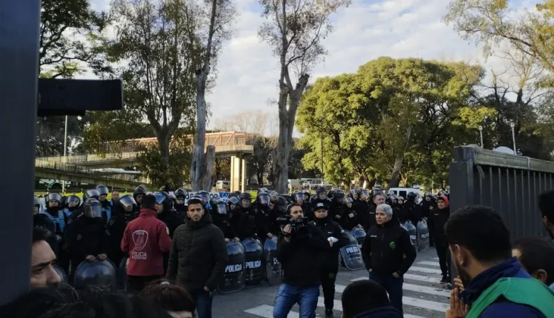 Trabajadores del INTI repudiaron los despidos y el cierre de sedes regionales en todo el país