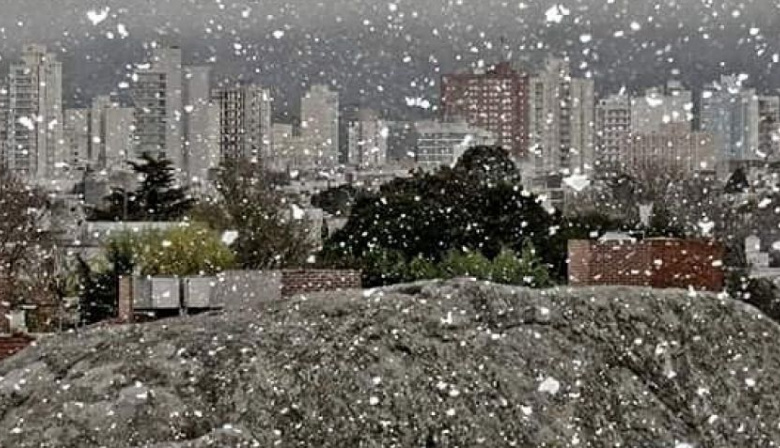 Aseguran que podría caer nieve el sábado en Buenos Aires: mapa del frío y las nevadas