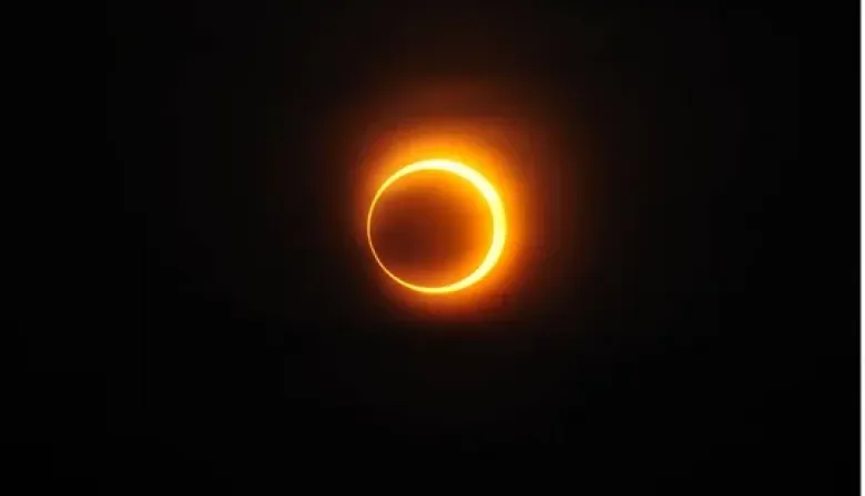 Cómo es el eclipse solar anular que está por cubrir el cielo argentino
