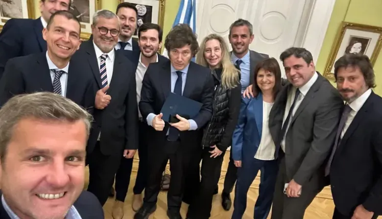 Casta de pura cepa: el bloque UCR no se rompe y no expulsarán a los diputados que apoyaron a Milei