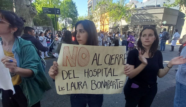 Motosierra contra la Salud: denuncian el cierre del Hospital de Salud Mental Laura Bonaparte
