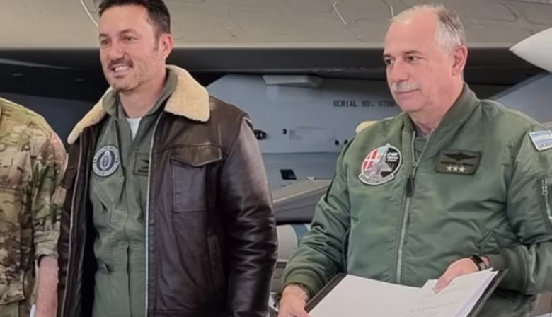 Luis Petri echó al jefe de la Fuerza Aérea, Fernando Mengo por presuntos hechos de abuso y vuelo de aeronaves con fines particulares