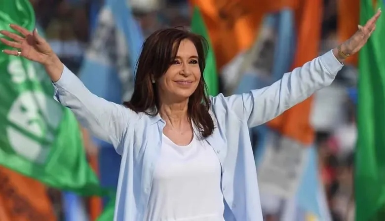 Mirá si la va a dejar pasar... | Cristina apuntó contra Milei tras la nota en TN: "Te estás cayendo a pedazos"