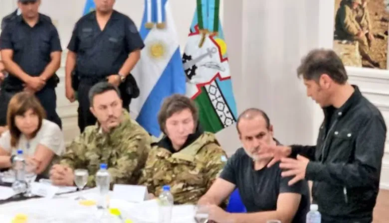 Javier Milei y Axel Kicillof cara a cara por el temporal en Bahía Blanca