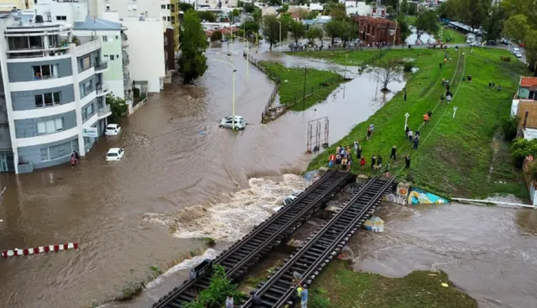 A una semana del temporal, Bahía Blanca se reconstruye a partir del reparto de donaciones