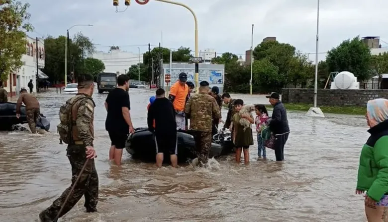 El intendente de Bahía Blanca confirmó que hay 15 muertos por el temporal y decretó 72 horas de duelo