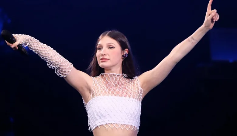 Yami Safdie presento su tema "Odio Odiarme"