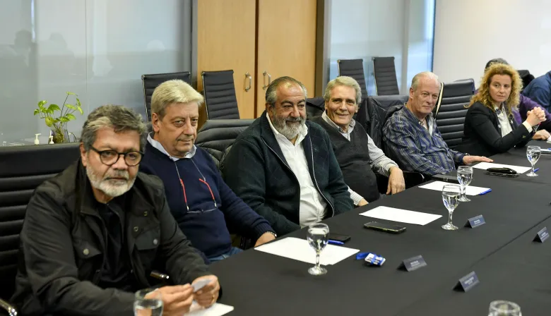 La CGT se reunió con los jubilados y calienta motores para el paro del 10 de abril