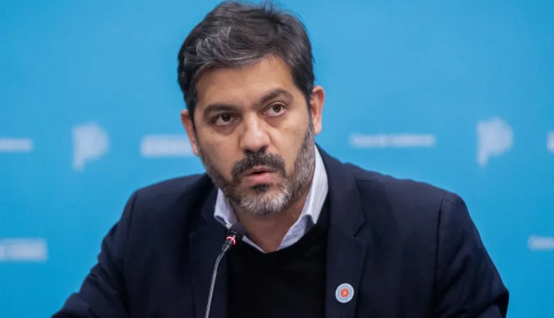 Carlos Bianco, ministro de Gobierno de Kicillof, se negó a un control de alcoholemia y le retuvieron la licencia