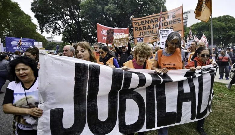 La motosierra sobre los jubilados