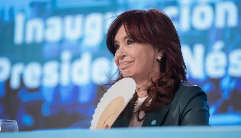 Cristina Kirchner criticó el festejo del Gobierno y comparó a Milei con De la Rúa: "Bajá a tierra, hermano"