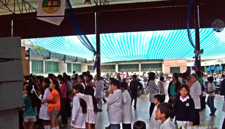 Alarma en Tucumán por la intoxicación masiva de 56 estudiantes en una escuela