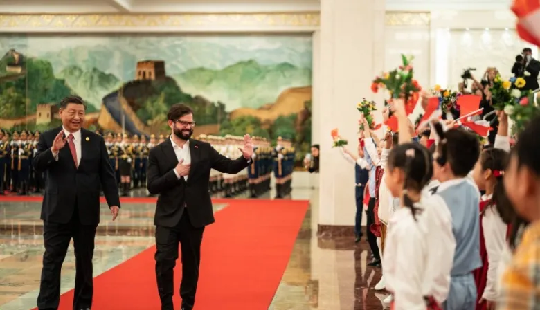 ¿Por qué Santiago apuesta por autobuses chinos y las cerezas chilenas dominan Beijing?