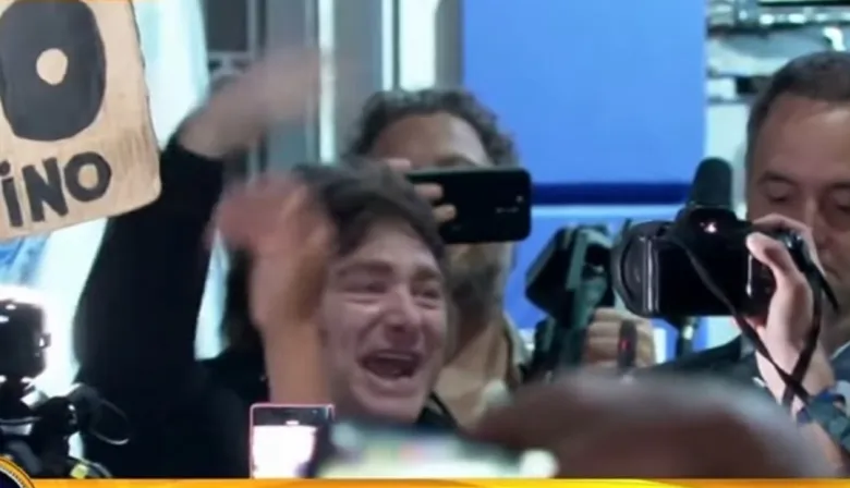 Milei pidió votar a Adorni para "poner el último clavo al cajón del kirchnerismo"