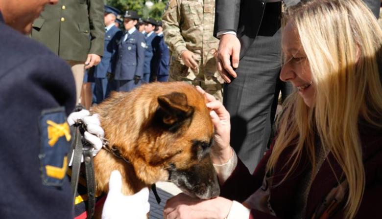Karina Milei encabezó un homenaje a los Perros de Guerra de Malvinas