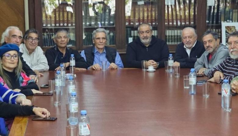 Dirigentes de la CGT y las dos CTA se reunieron en la previa del paro general contra el Gobierno