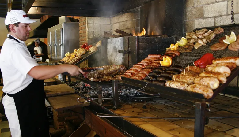Impuestos en pan, leche y carne: cómo se reparten en el mostrador, según FADA