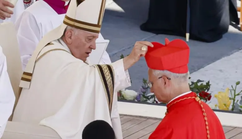 León XIV y sus predecesores: los hilos que lo unen a Francisco, Benedicto y Juan Pablo II