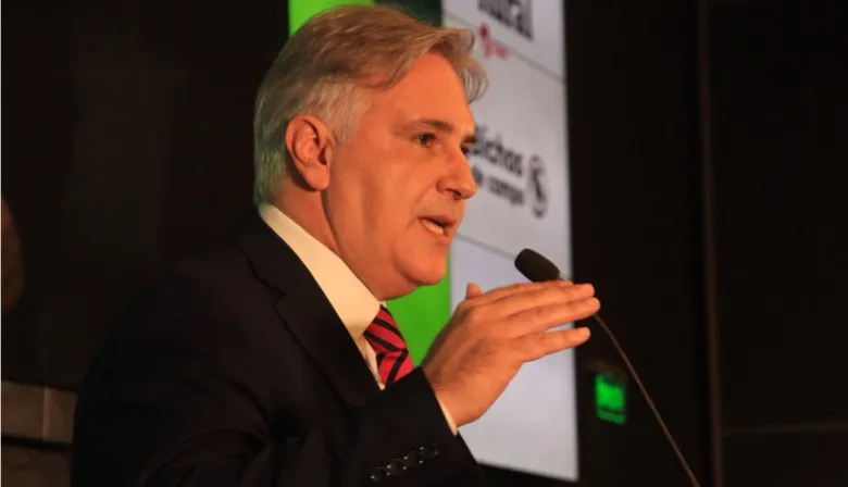 Córdoba quiere más corte en combustibles y una nueva ley para el sector