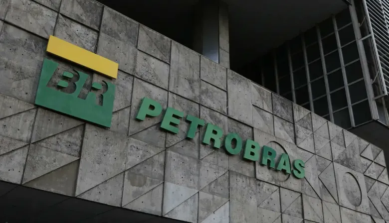 Petroleros de Brasil amenazan con huelga nacional contra medidas de Petrobras
