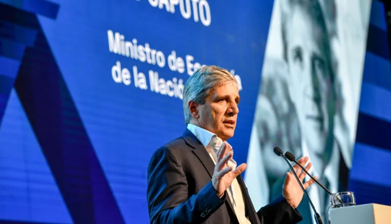 Caputo abrió la puerta a vacunas y remedios veterinarios del exterior