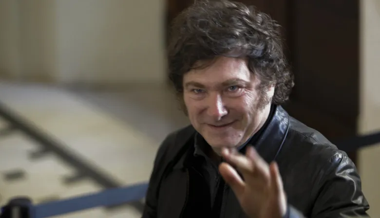 Milei y un momento incómodo cuando un fiscal se negó a saludarlo