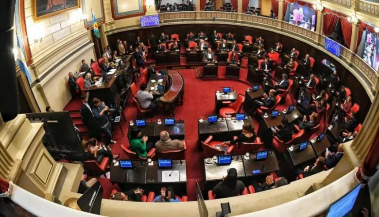 Presentan proyecto para volver a la reelección indefinida de intendentes