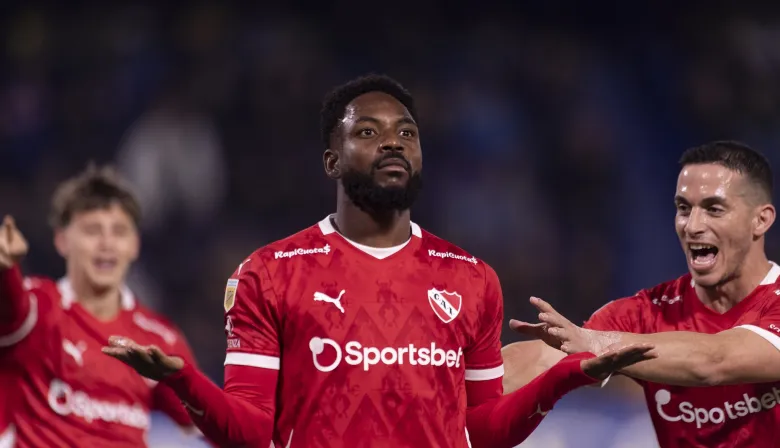 Independiente le ganó a Boca y estalló nuevamente la Bombonera