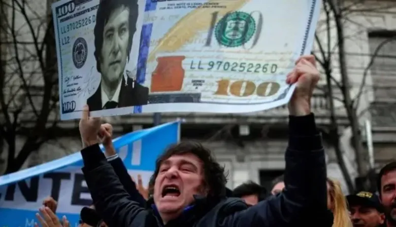 Milei busca movilizar USD 270.000 millones en billetes no declarados