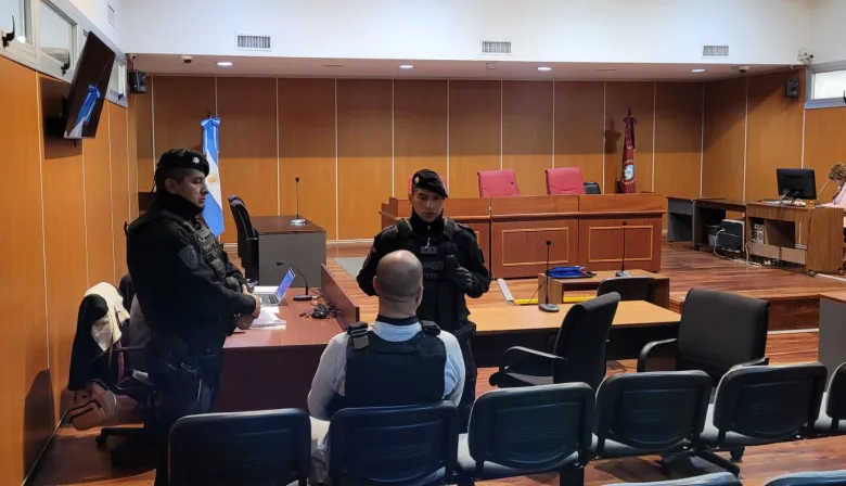 Cositorto revocó el poder a su defensora y logró que el juicio se suspenda