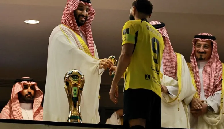 Mohammed bin Salman lidera con fútbol: modelo saudí que América Latina podría imitar