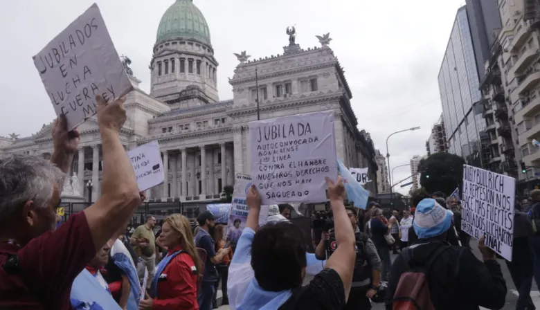 Semana clave para el intenso debate por jubilaciones