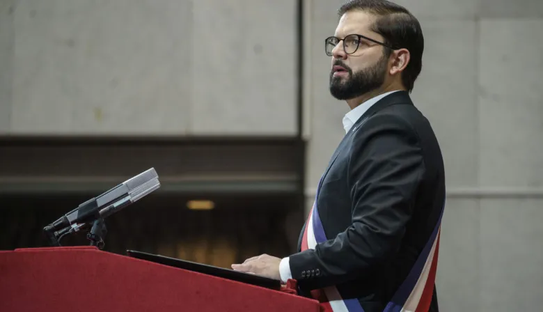 Gabriel Boric desafía a la derecha chilena con aborto legal y cierre de Punta Peuco