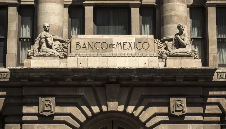 Remesas a México caen 12,1% y preocupan al equipo económico de Claudia Sheinbaum