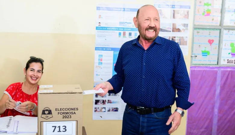 Insfrán pide votar la “boleta azul completa” para asegurar triunfo del Frente de la Victoria