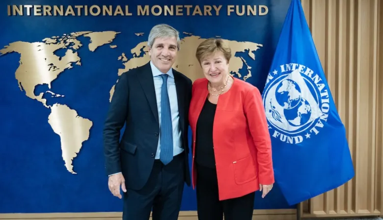 El Gobierno gana tiempo con el FMI, pero las metas de reservas siguen en duda