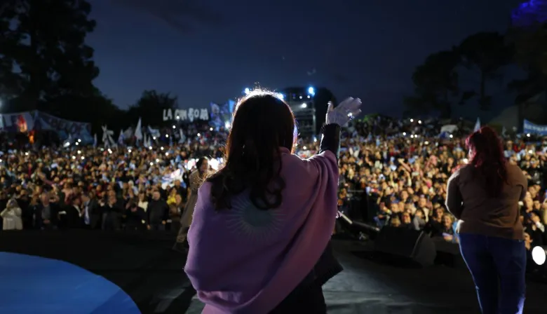 Convoca a una reunión urgente para organizar movilización en defensa de Cristina Kirchner