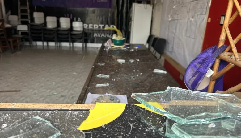Destrozaron y vandalizaron otros seis locales de Milei en el Conurbano bonaerense