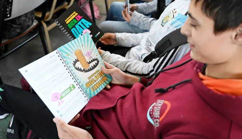 Educación financiera: "Rico.en.data" ya pasó por 40 escuelas de La Plata, Berisso y Ensenada