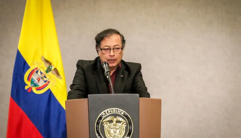 Colombia: El gobierno de Gustavo Petro compra glifosato pese a su promesa