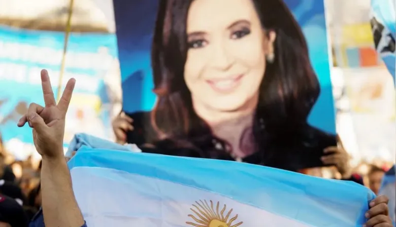 El kirchnerismo convocó a un “banderazo” para saludar a Cristina Kirchner por el Día de la Bandera