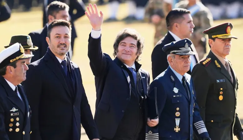 Encendida defensa de Milei de las Fuerzas Armadas: "Los utilizaron como un chivo expiatorio"