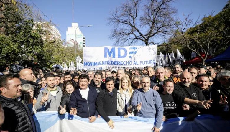 Kicillof busca imponer su liderazgo en la negociación con Máximo y Massa